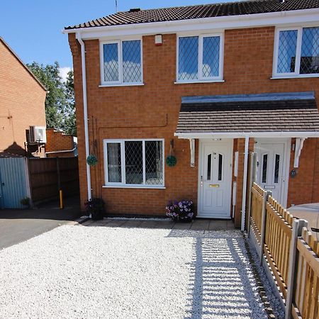 Hinckley Home Sleeps 5 Complete House Leicester Exteriör bild