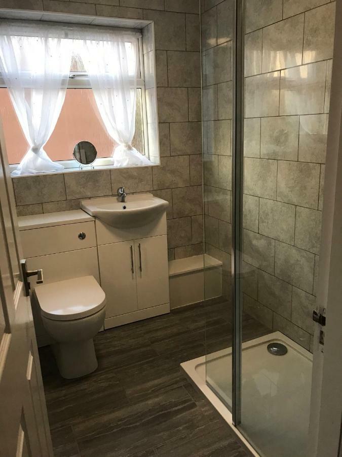 Hinckley Home Sleeps 5 Complete House Leicester Exteriör bild
