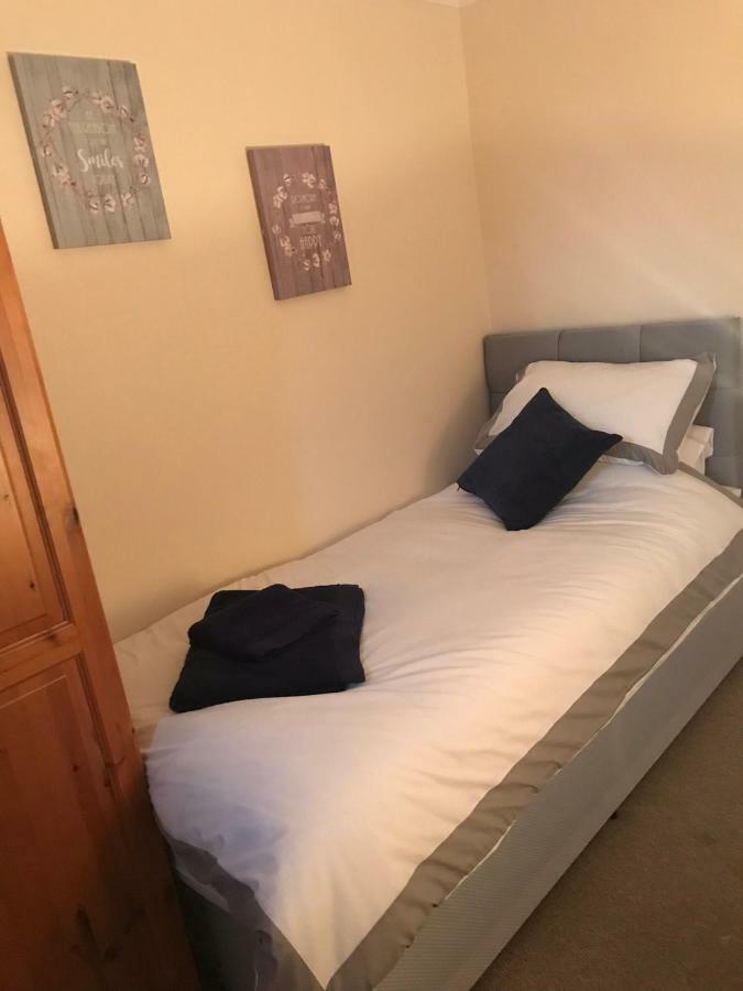 Hinckley Home Sleeps 5 Complete House Leicester Exteriör bild