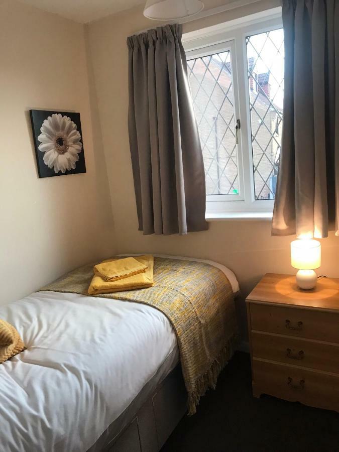 Hinckley Home Sleeps 5 Complete House Leicester Exteriör bild