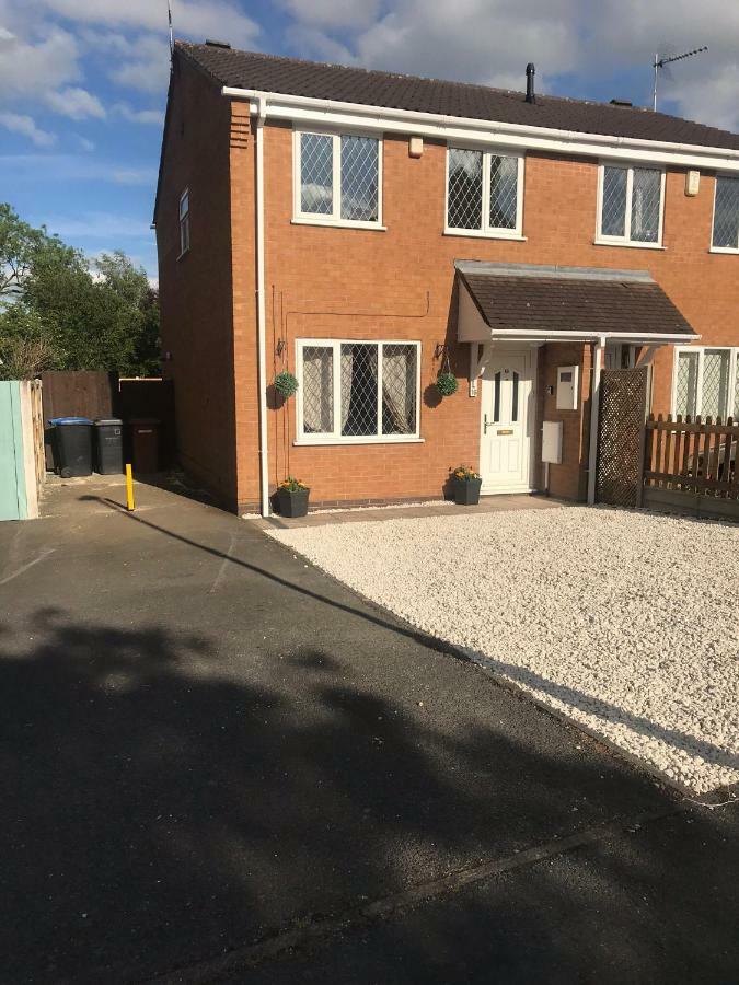 Hinckley Home Sleeps 5 Complete House Leicester Exteriör bild